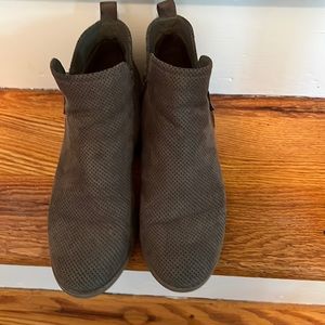 Universal Threads Dual Zip Bootie